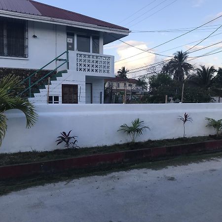 Bella Sombra Guest House Kings Park Belize City Exterior foto