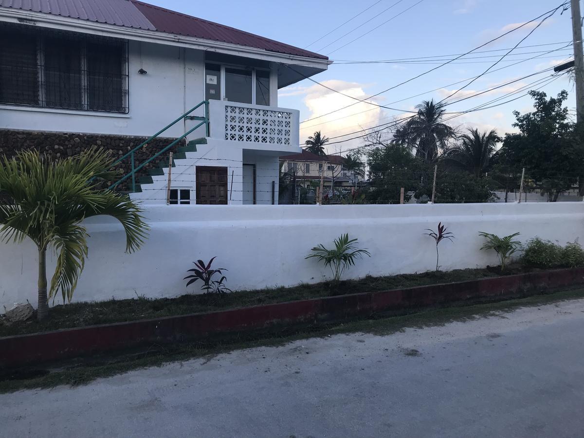 Bella Sombra Guest House Kings Park Belize City Exterior foto