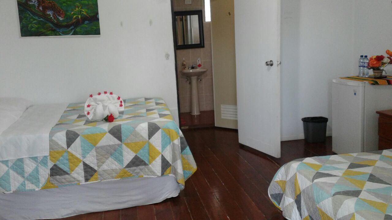 Bella Sombra Guest House Kings Park Belize City Exterior foto